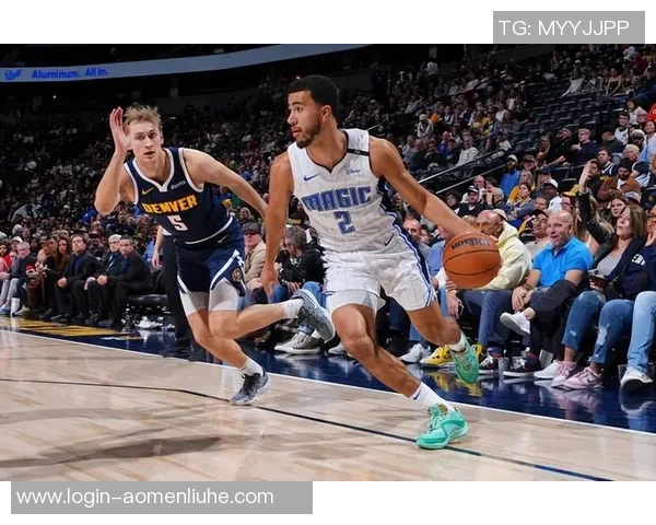 NBA夏季联赛精彩对决太阳队与魔术队的年轻球员争夺战 NBA夏季联赛精彩对决太阳队与魔术队的年轻球员争夺战